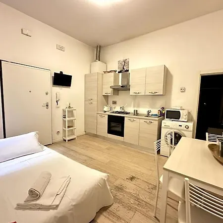 Comfortable House In Centro Storico Апартаменты *